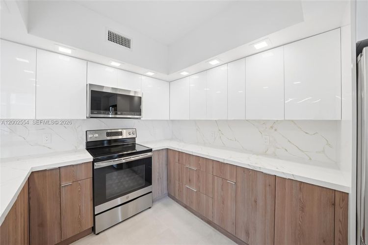 Waverly Las Olas #1401 image #16