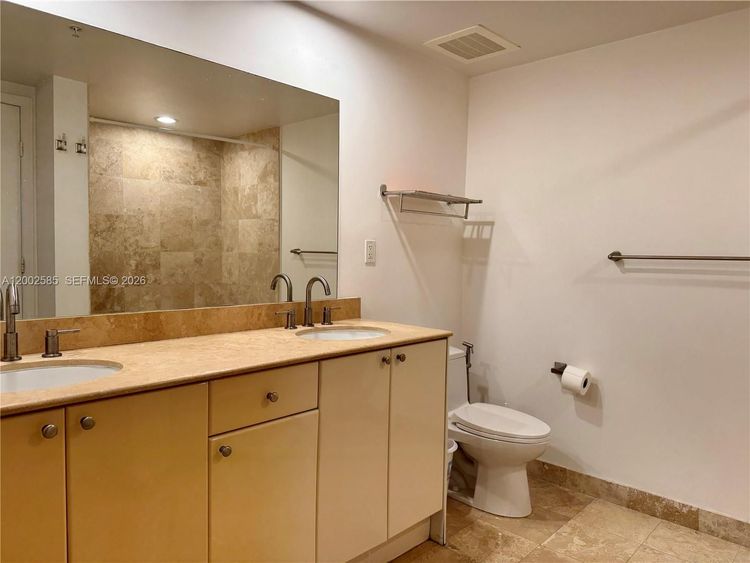Duo Condo #2001W image #12