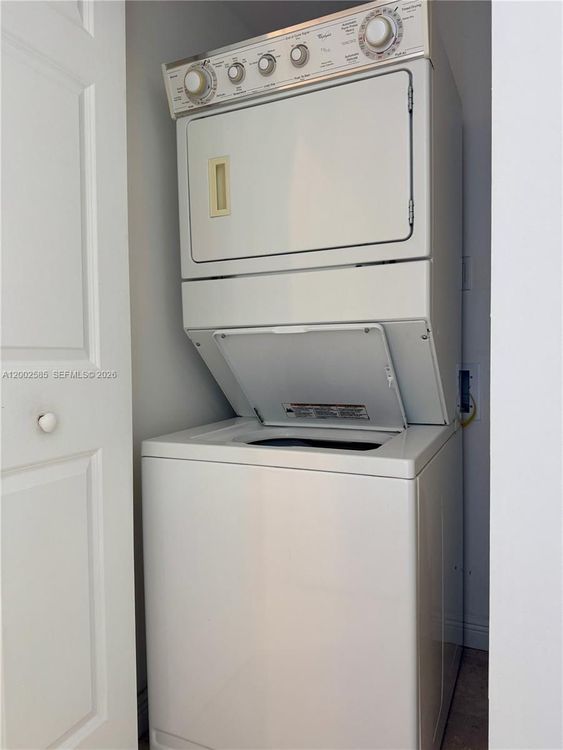Duo Condo #2001W image #15