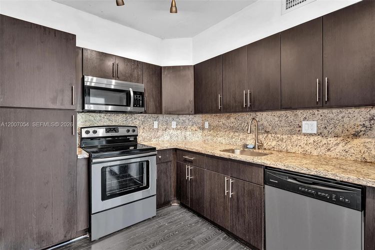 Arlen House West #228 image #10