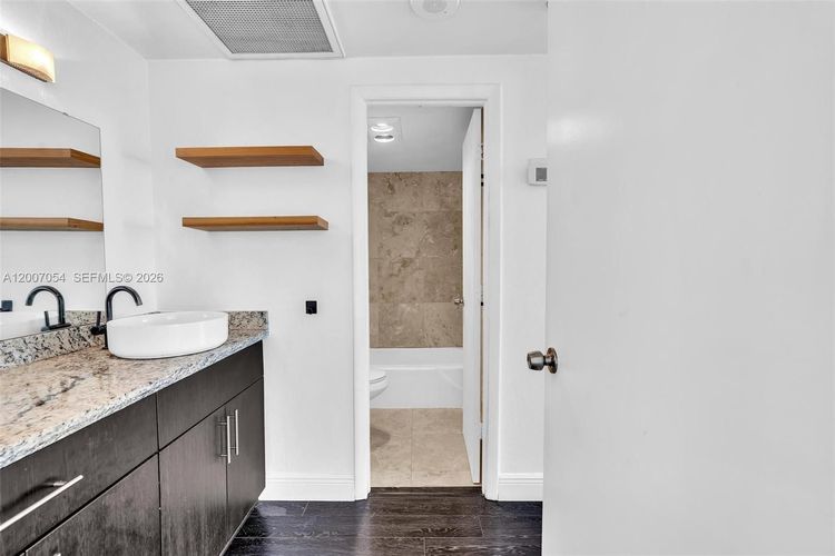 Arlen House West #228 image #20