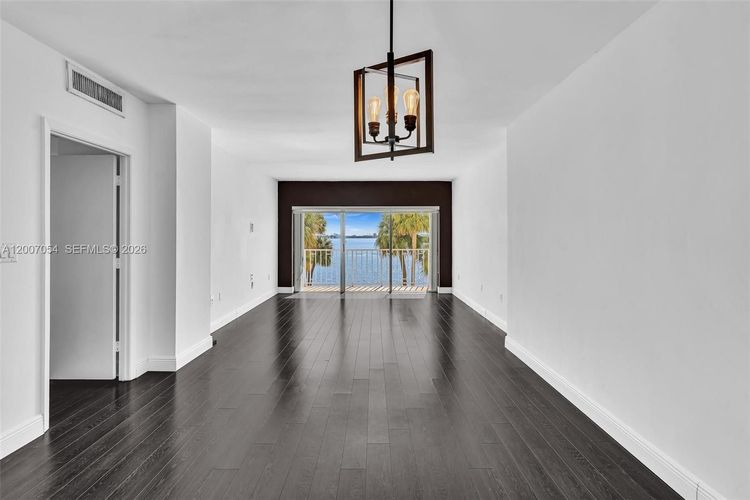 Arlen House West #228 image #6