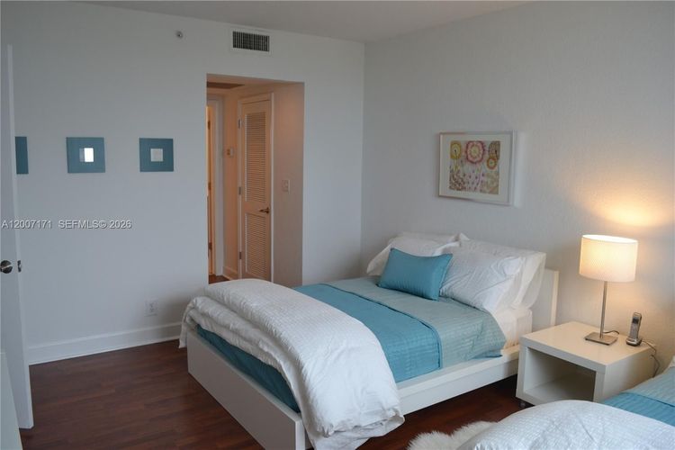 401 Blu Condo #1013 image #10