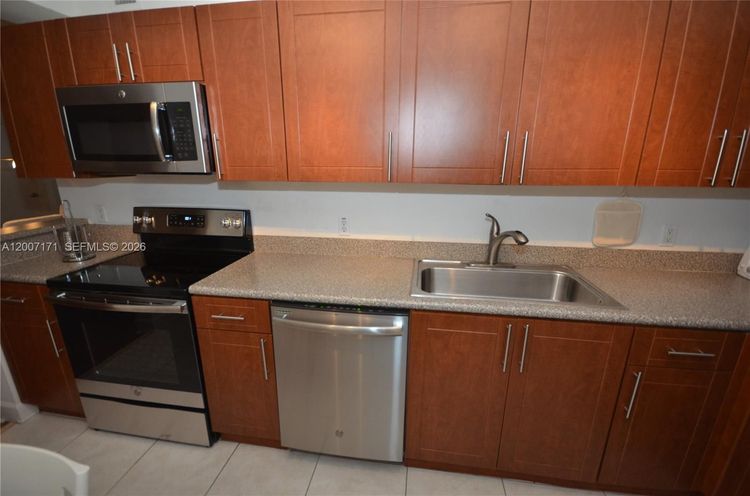 401 Blu Condo #1013 image #14