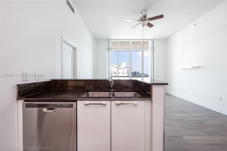 360 Condo #PH23 image #11