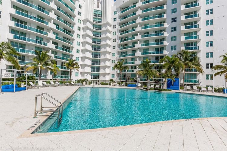 360 Condo #PH23 image #32