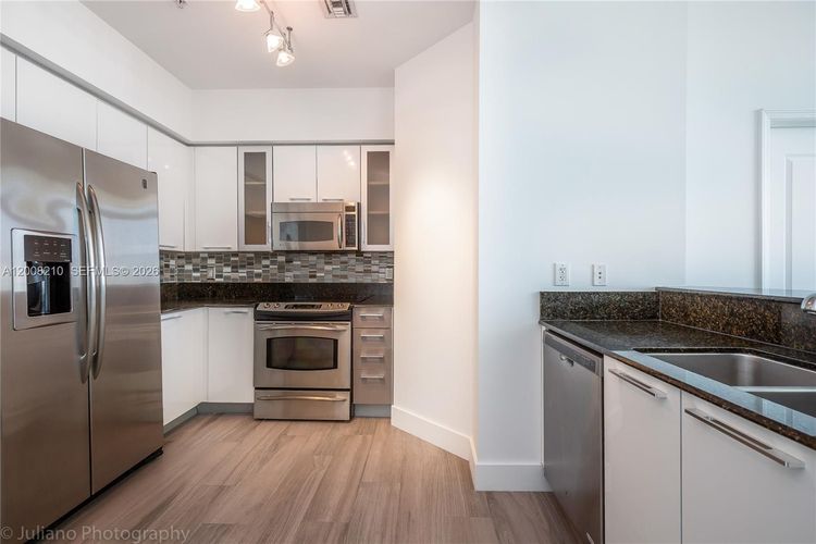 360 Condo #PH23 image #9