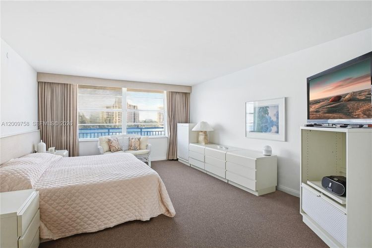 Sands of Key Biscayne #7L image #17