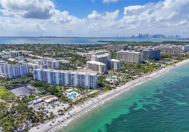 Sands of Key Biscayne #7L image #30