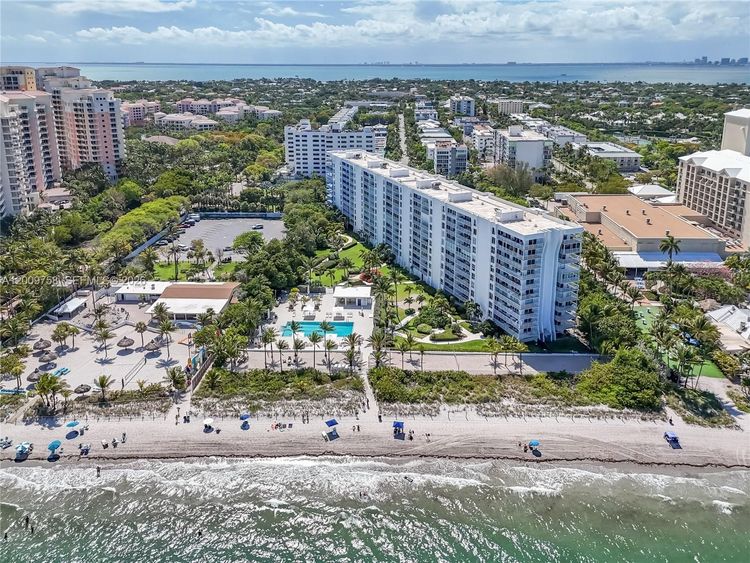 Sands of Key Biscayne #7L image #36
