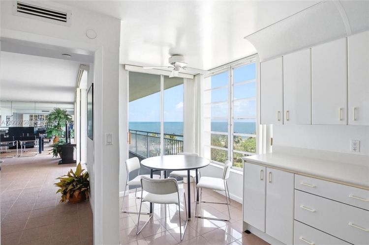 Sands of Key Biscayne #7L image #9