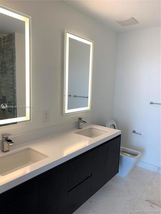 Paramount Miami Worldcenter #2700 image #11