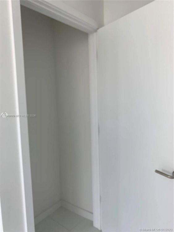 Paramount Miami Worldcenter #2700 image #13