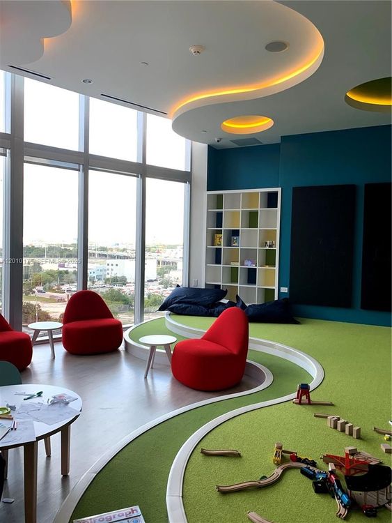 Paramount Miami Worldcenter #2700 image #21