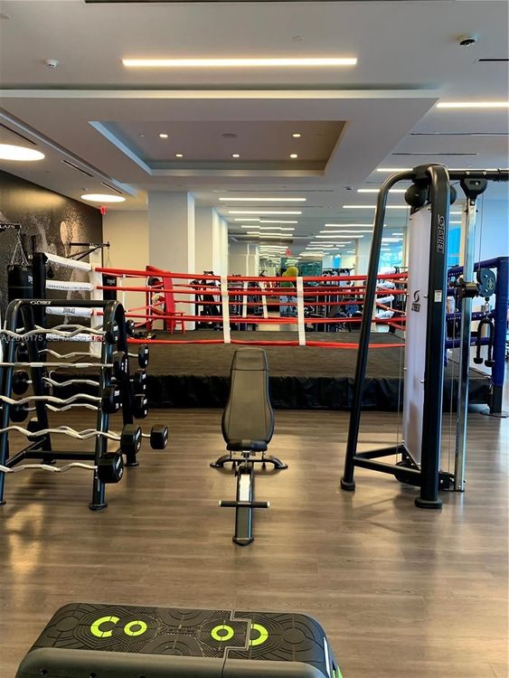 Paramount Miami Worldcenter #2700 image #22