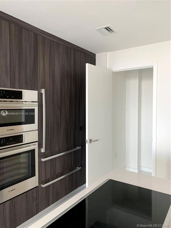 Paramount Miami Worldcenter #2700 image #6