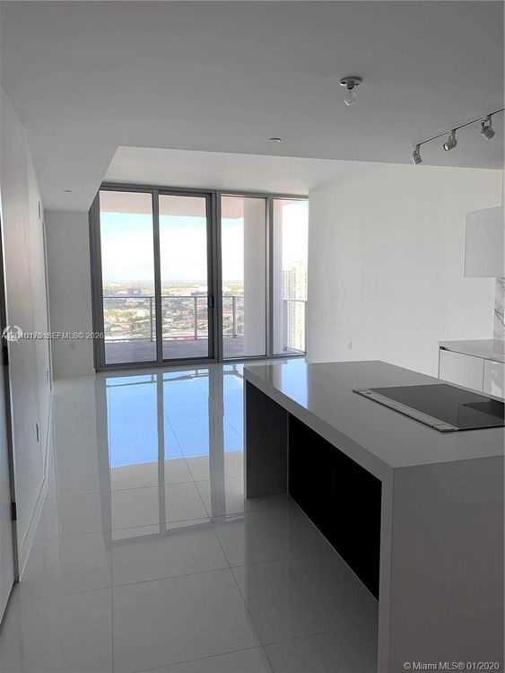 Paramount Miami Worldcenter #2700 image #7