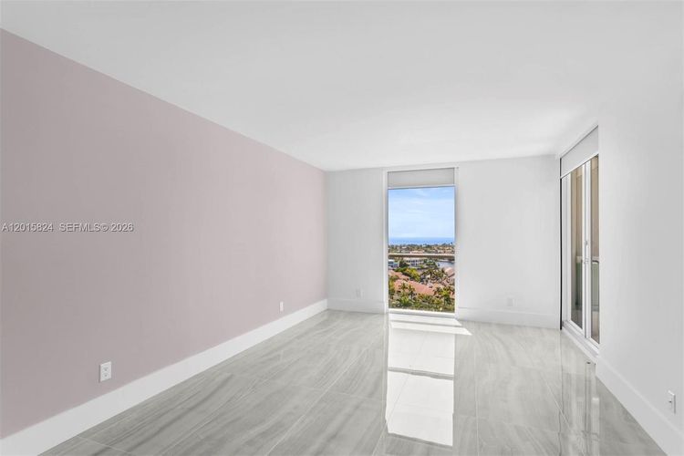 South Tower at the Point #1409 image #19