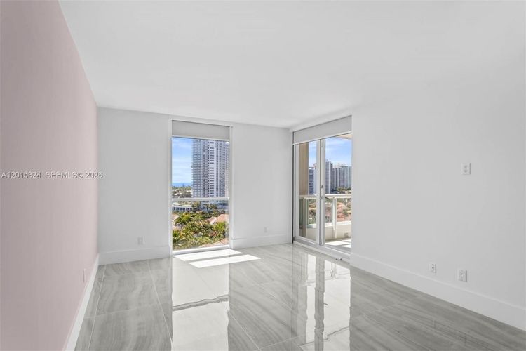 South Tower at the Point #1409 image #20