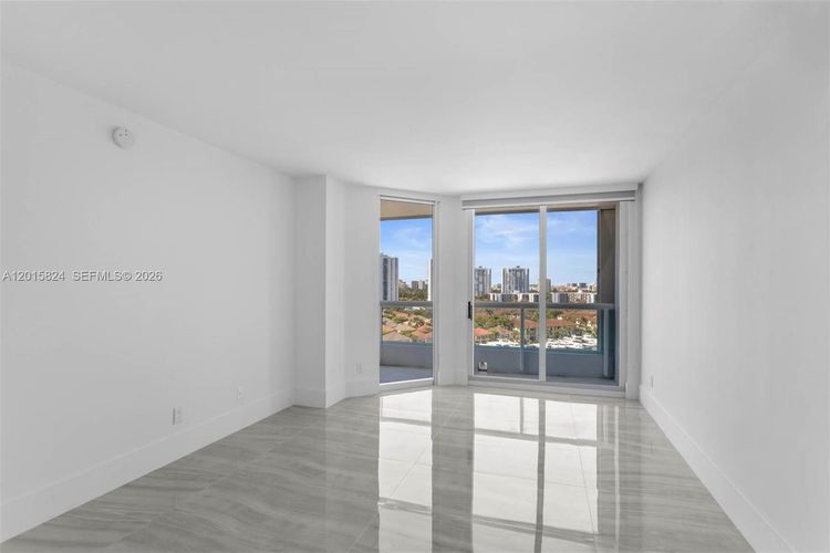 South Tower at the Point #1409 image #27