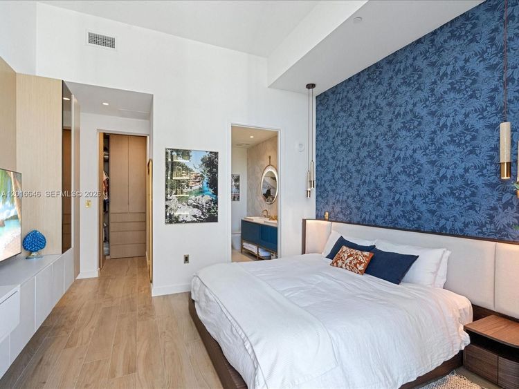 Mr. C Residences Bayshore Tower #1710 image #17