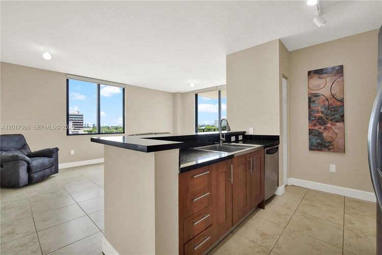 1300 Ponce #703 image #28