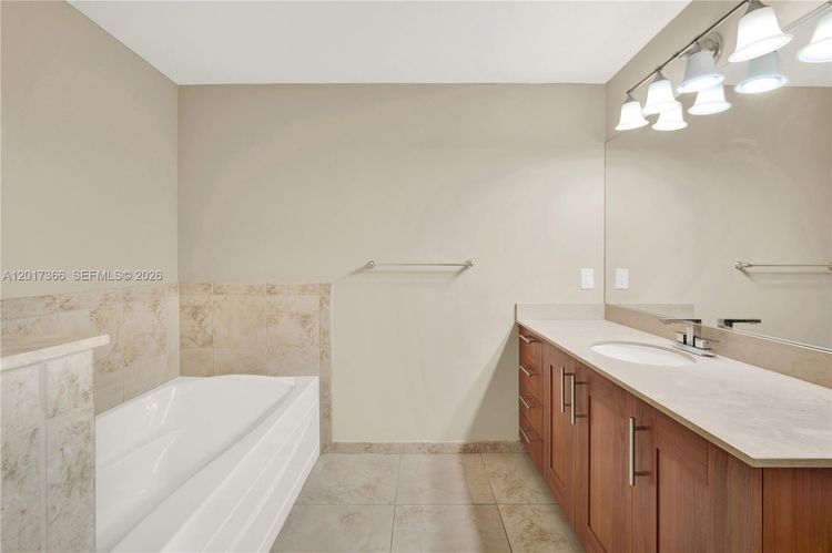 1300 Ponce #703 image #41