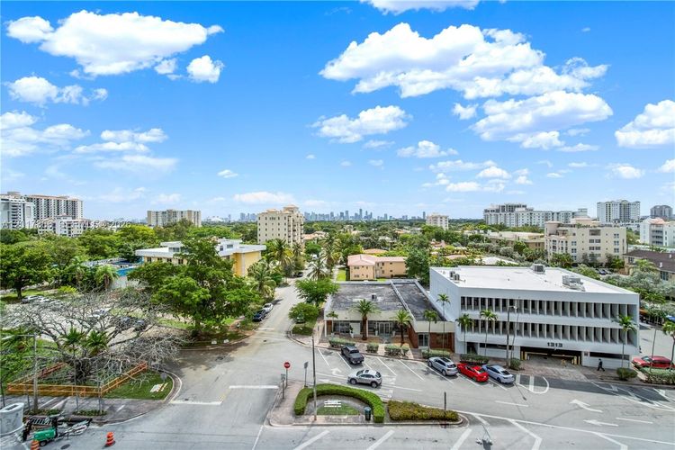 1300 Ponce #703 image #46