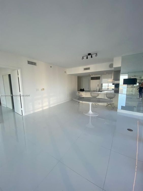 Icon Brickell II #2902 image #15