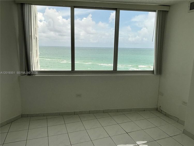 Burleigh House #912 image #25