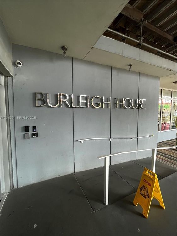 Burleigh House #912 image #30