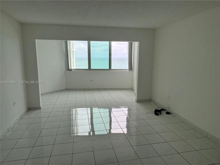 Burleigh House #912 image #9