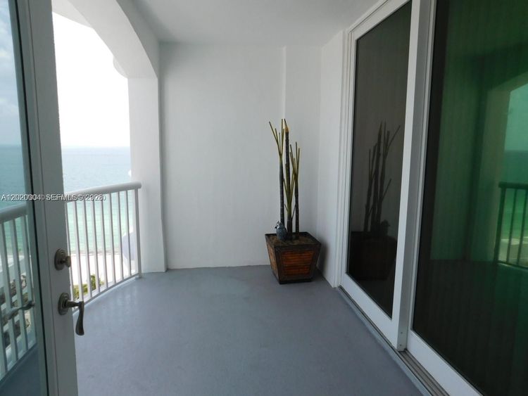 Carriage House #1213 image #31