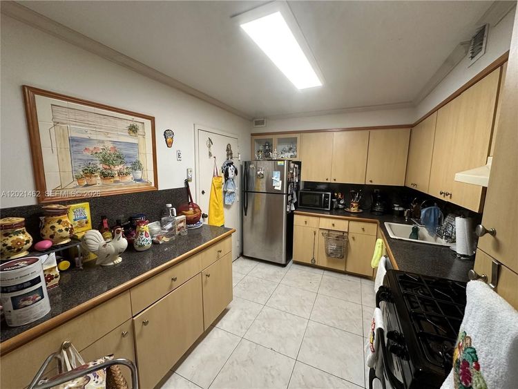 Parker Plaza Estates #908 image #10