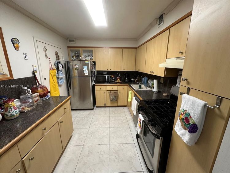 Parker Plaza Estates #908 image #8
