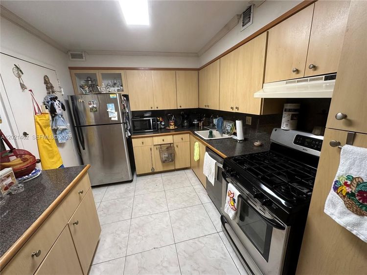 Parker Plaza Estates #908 image #9