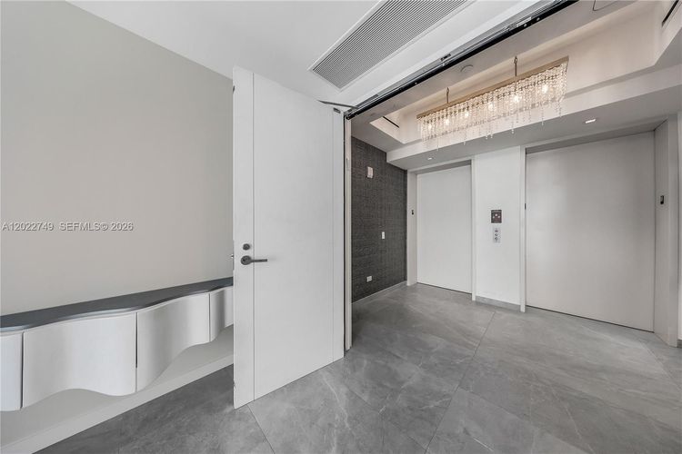 Turnberry Ocean Club Residences #1804 image #10