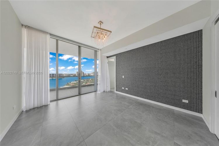 Turnberry Ocean Club Residences #1804 image #11