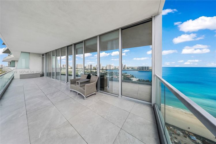 Turnberry Ocean Club Residences #1804 image #16