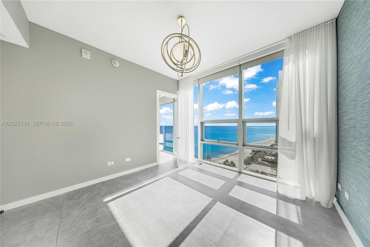 Turnberry Ocean Club Residences #1804 image #17
