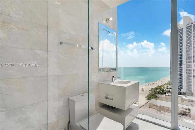 Turnberry Ocean Club Residences #1804 image #18