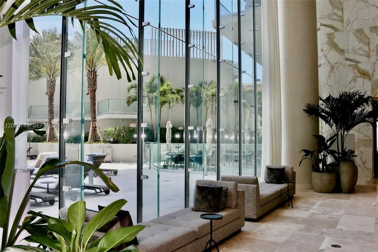 Turnberry Ocean Club Residences #1804 image #33