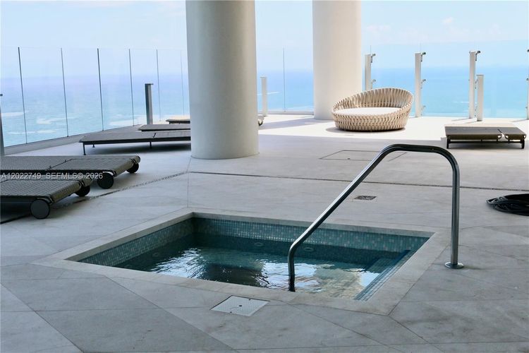 Turnberry Ocean Club Residences #1804 image #37