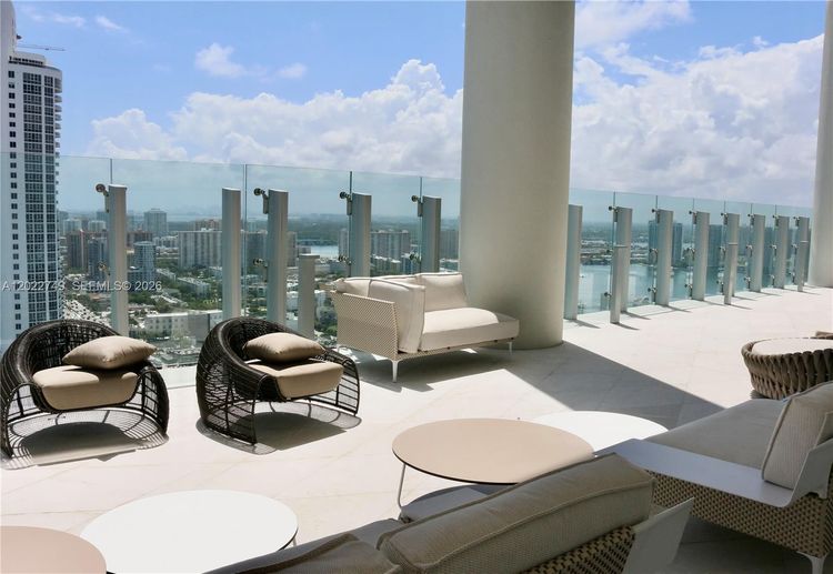 Turnberry Ocean Club Residences #1804 image #38