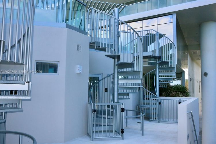 Turnberry Ocean Club Residences #1804 image #39