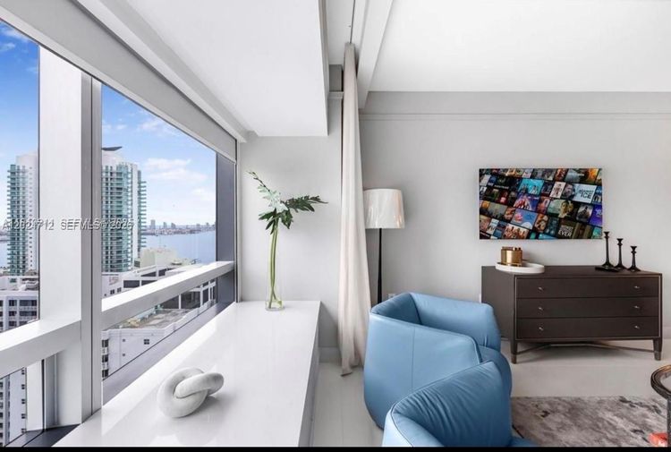 The Four Seasons Residences #3410 image #7