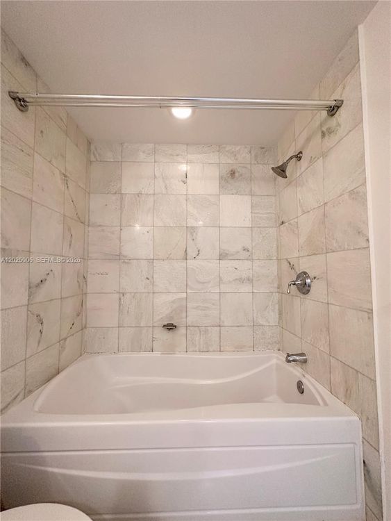 Avenue 1060 Brickell #2515 image #14