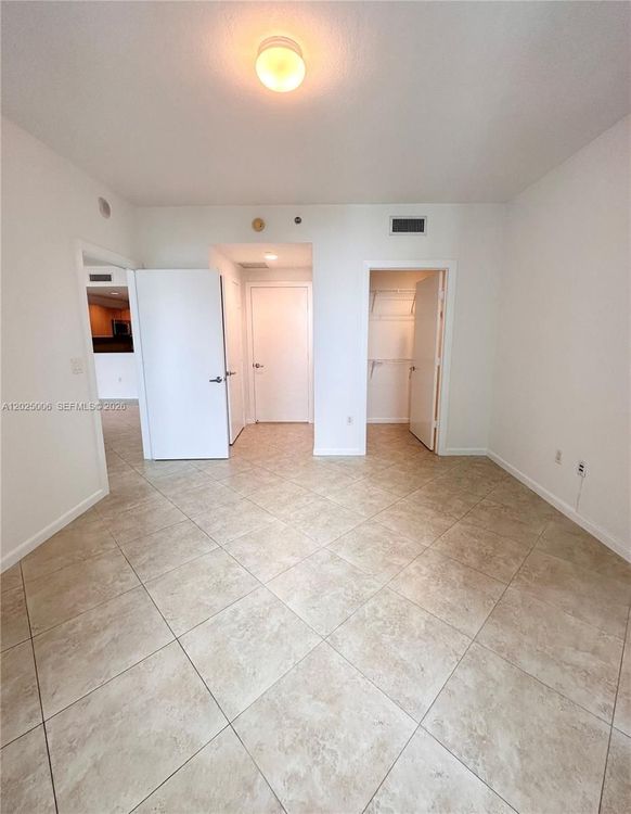 Avenue 1060 Brickell #2515 image #9