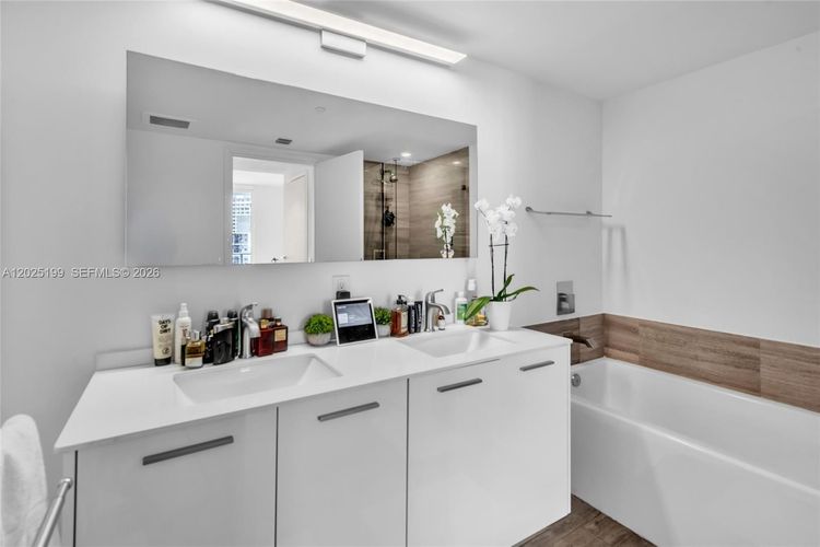 Brickell House #3408 image #21
