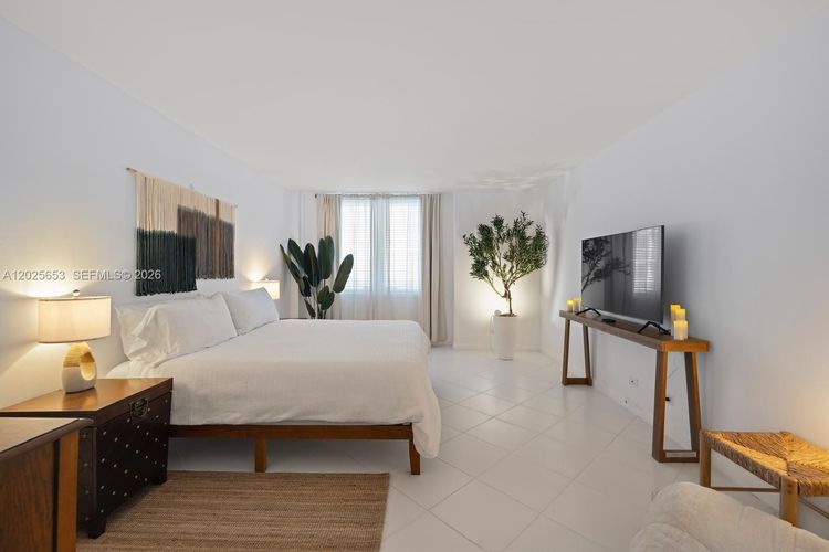 Roney Palace #519 image #12